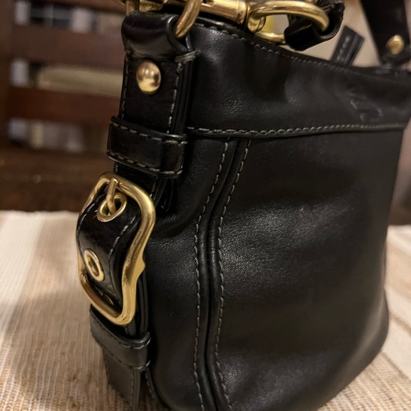 Coach purse - Picture 4 of 8